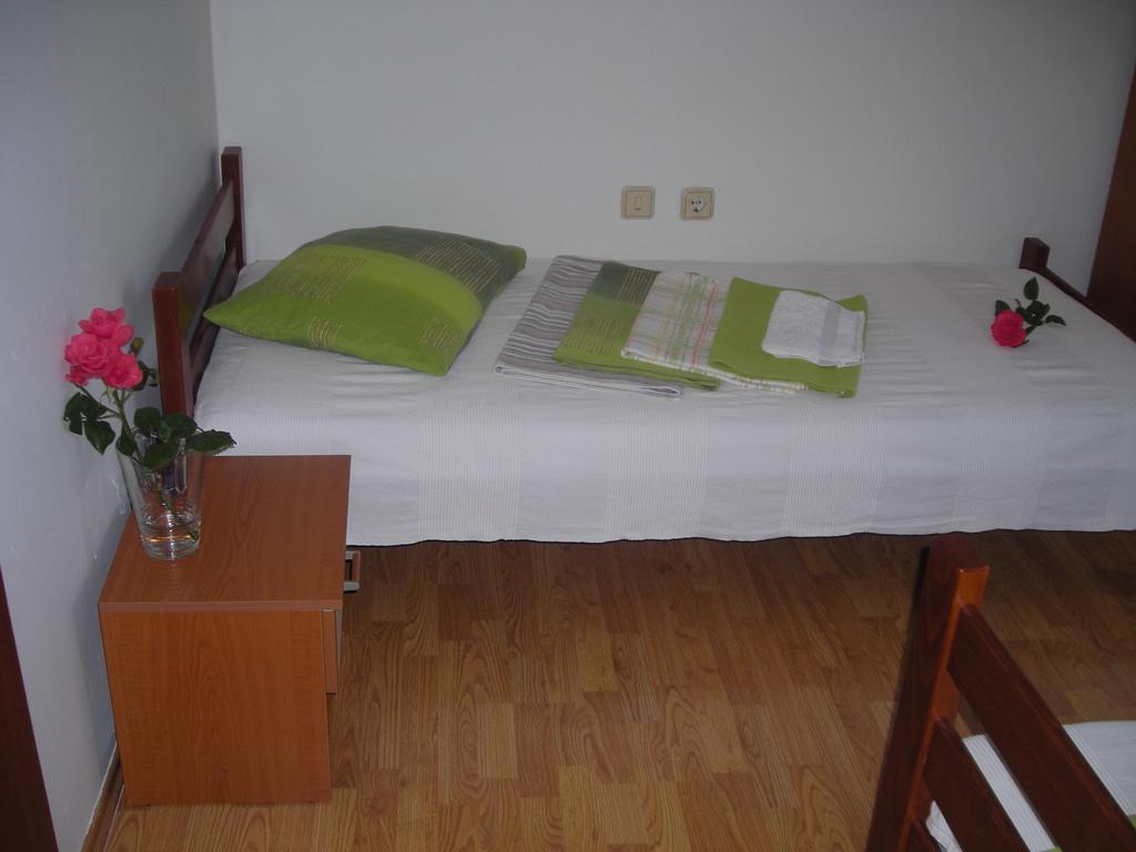 Zagradge I.N. Apartments Sutomore Bilik gambar